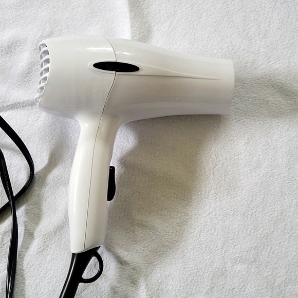 Conair Hair Dryer - Picture 2 of 3